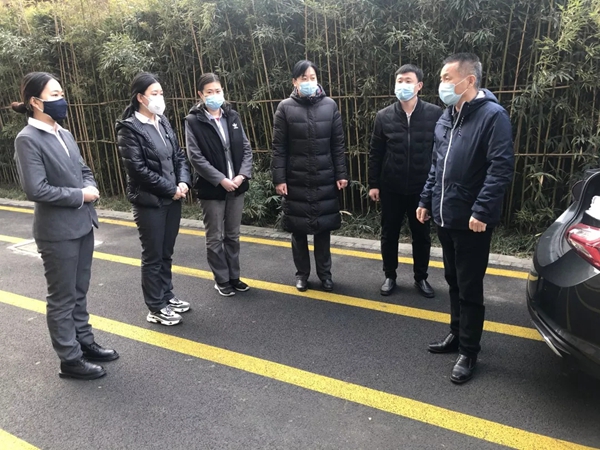 J9直营网物业人在一线，防疫工作进行时2.jpg