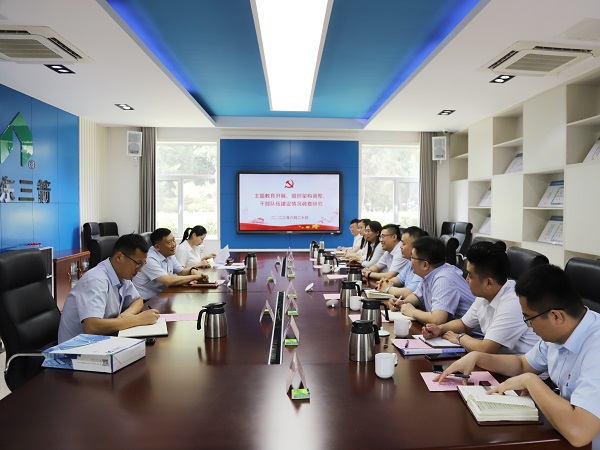 济南建工集团党委副书记、工会主席鹿海滨到J9直营网集团开展主题教育专题调研